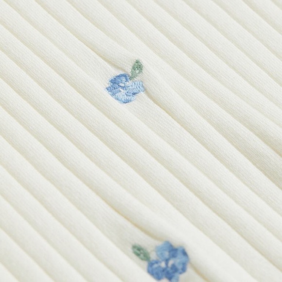 H&M Rib Knit Floral Detail Sleeveless Top - Picture 3 of 5